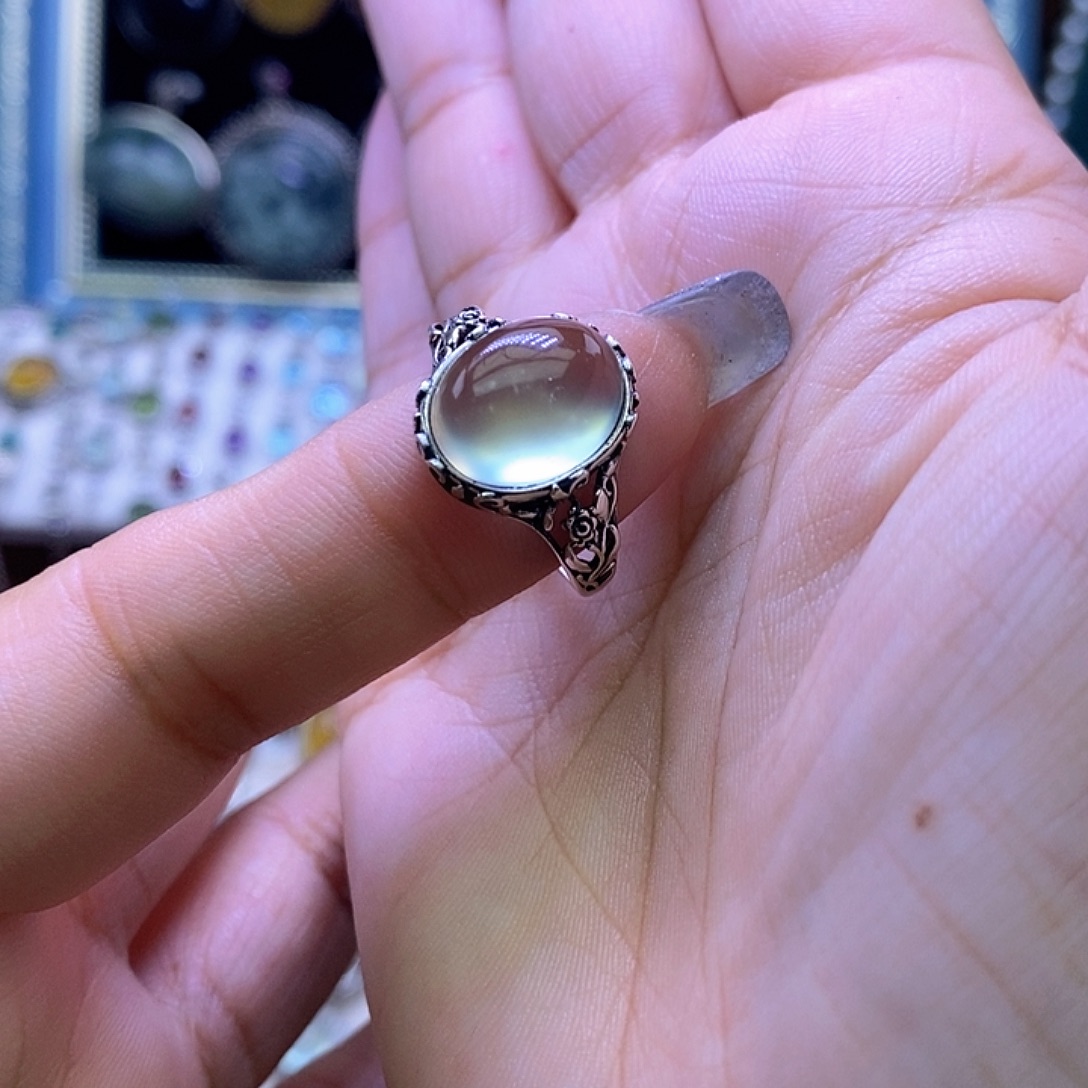 Z***7岫玉银S925镶嵌戒指