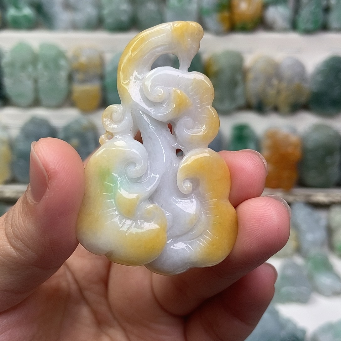 翡翠未镶嵌吊坠(赠链)