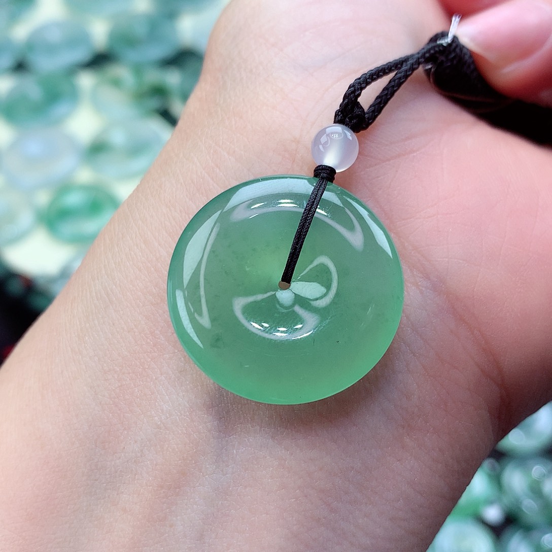 翡翠颈饰未镶嵌65尺寸25.2-5.5