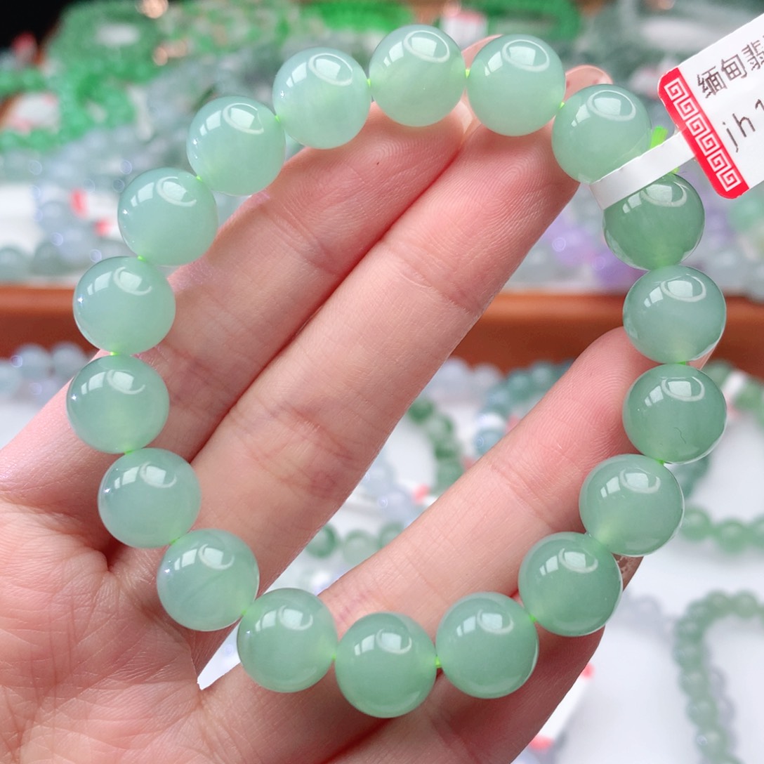 翡翠手链未镶嵌翡翠