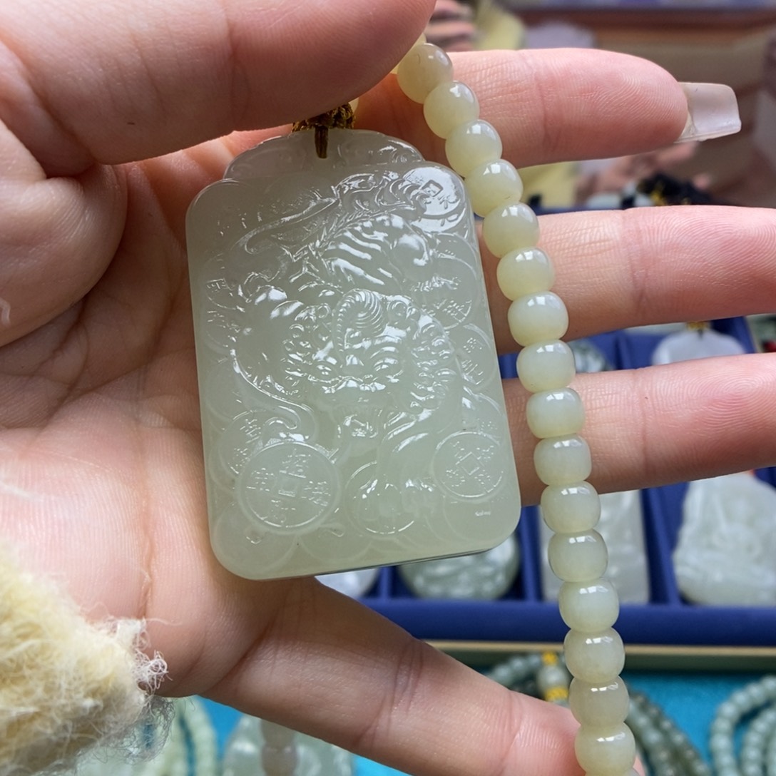 和田玉颈饰未镶嵌0*8