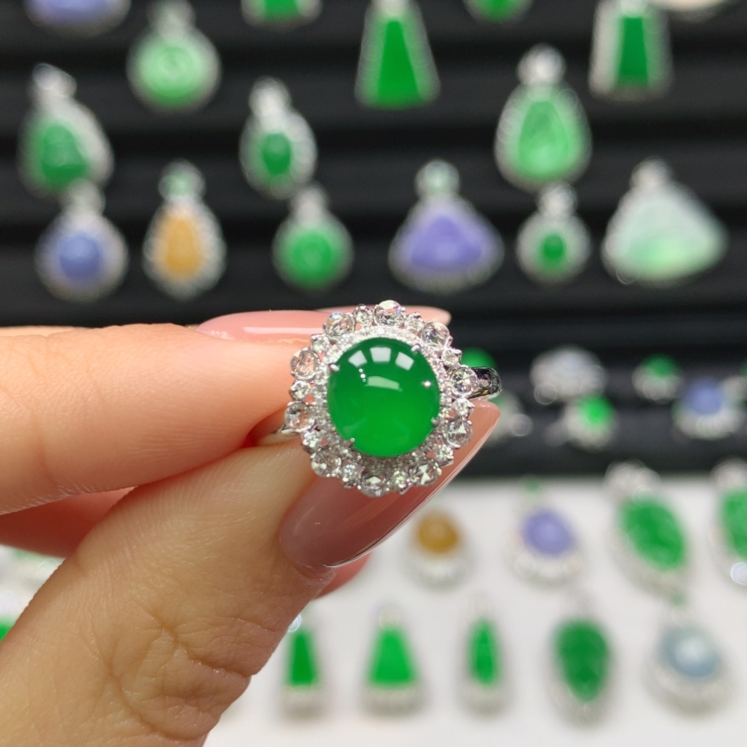 翡翠吊坠(不含链)18K金镶嵌A**y