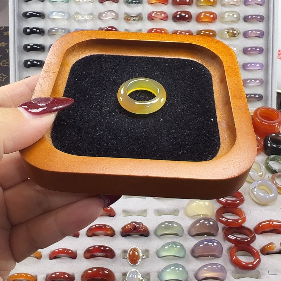 玛瑙/玉髓未镶嵌戒指A9不退换14.86港9