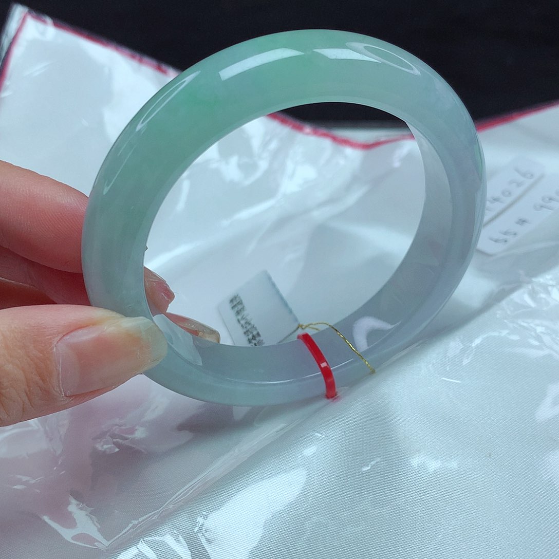 翡翠手镯未镶嵌月**555圈026