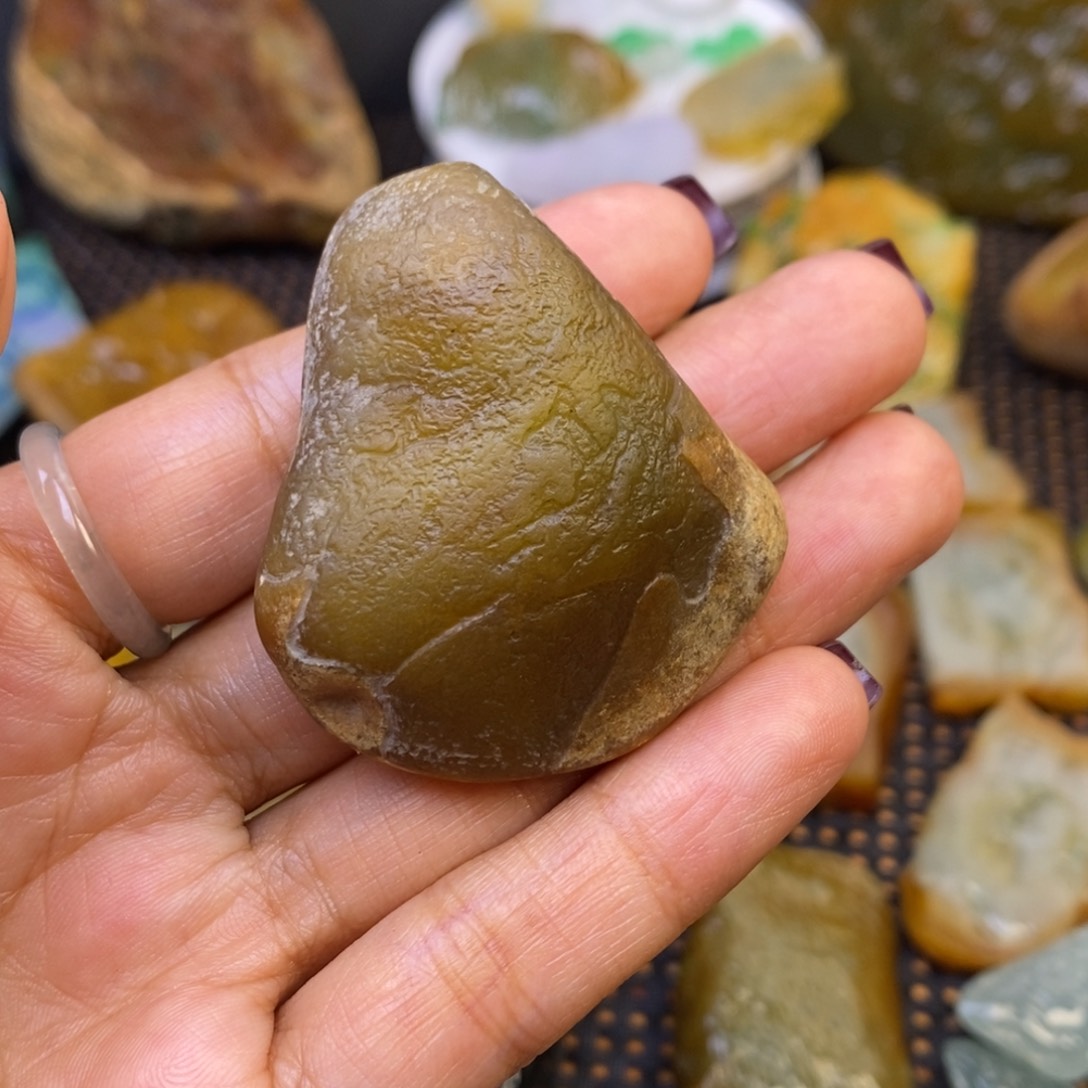 翡翠颈饰未镶嵌鼎****收翡翠