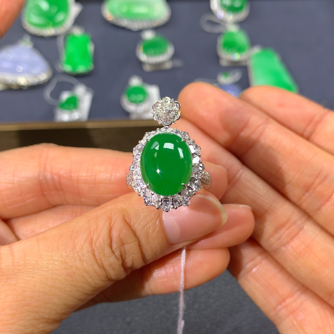 翡翠戒指18K金镶嵌翡翠