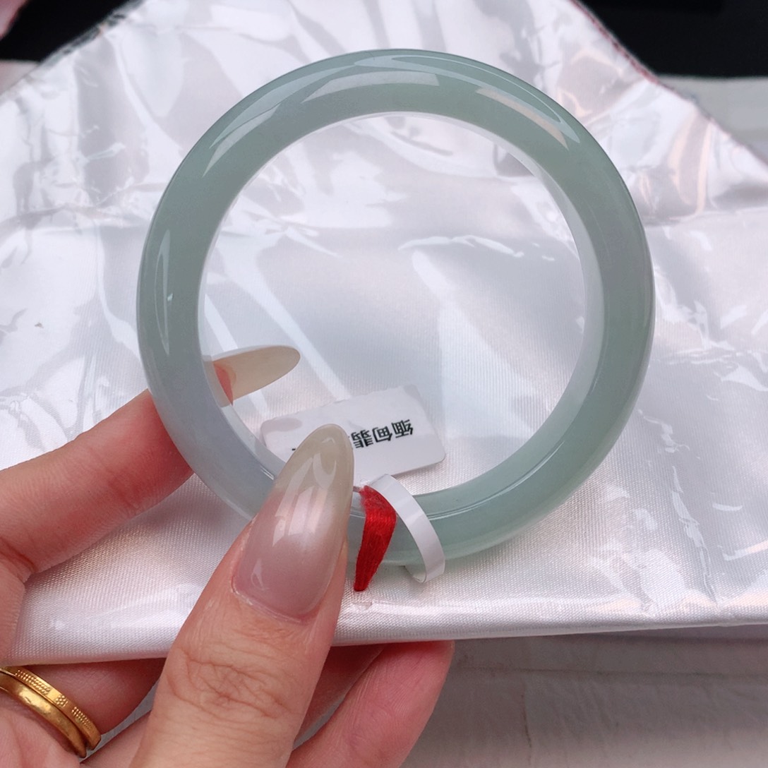 未镶嵌手镯翡翠?**姐1802 正圈53