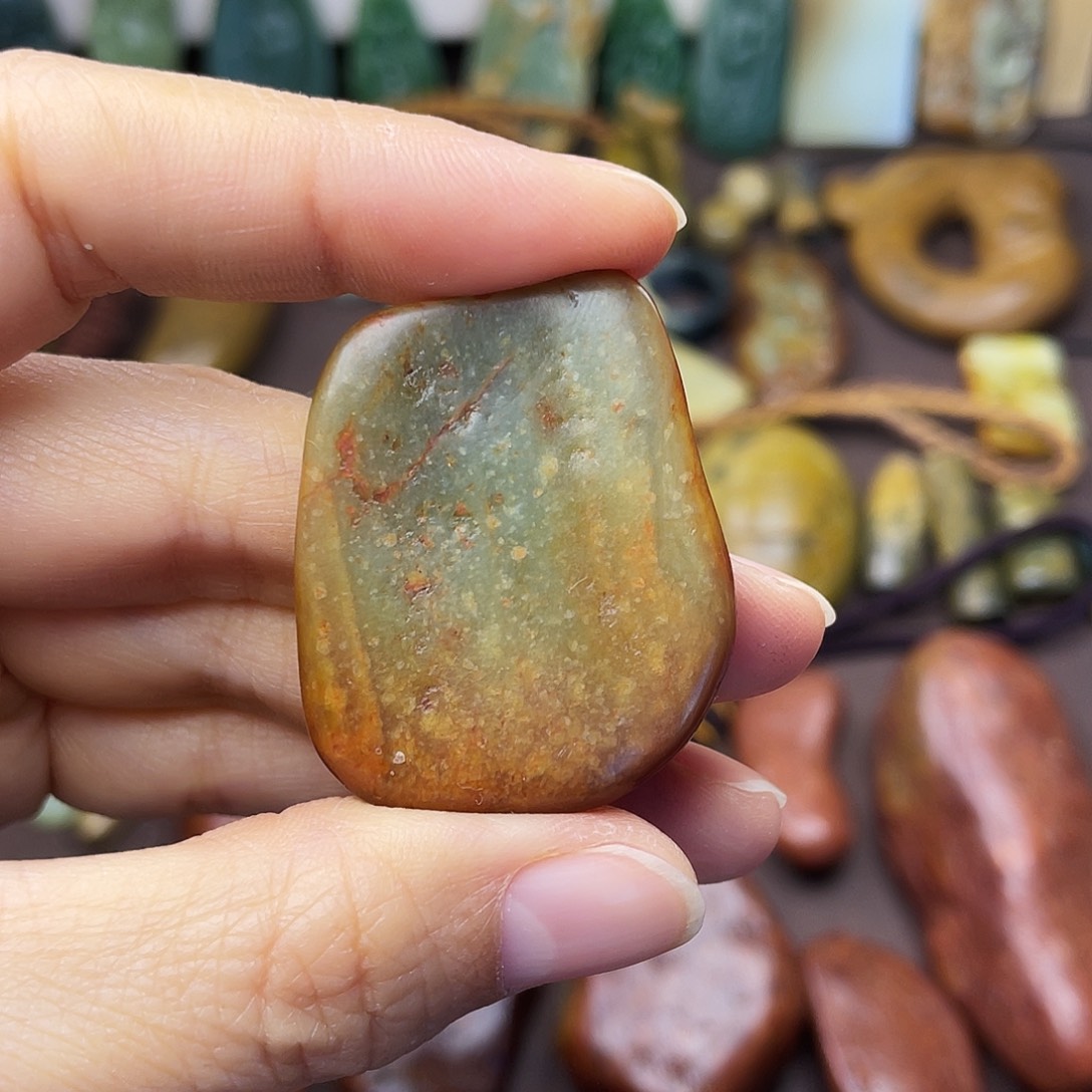 岫岩河磨玉（透闪石质玉）未镶嵌颈饰