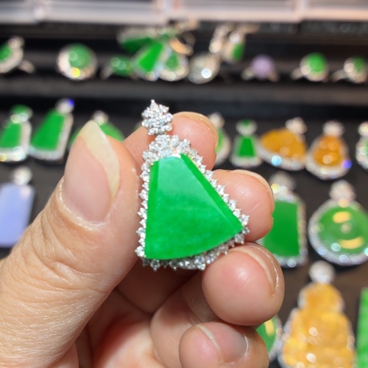 翡翠18K金镶嵌吊坠(不含链)翡翠