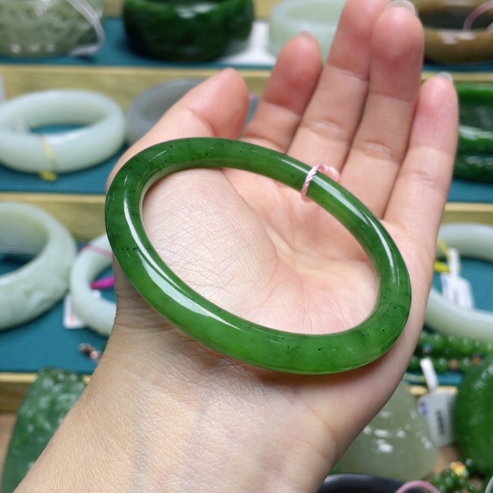 和田玉手镯56圈口 编号64未镶嵌