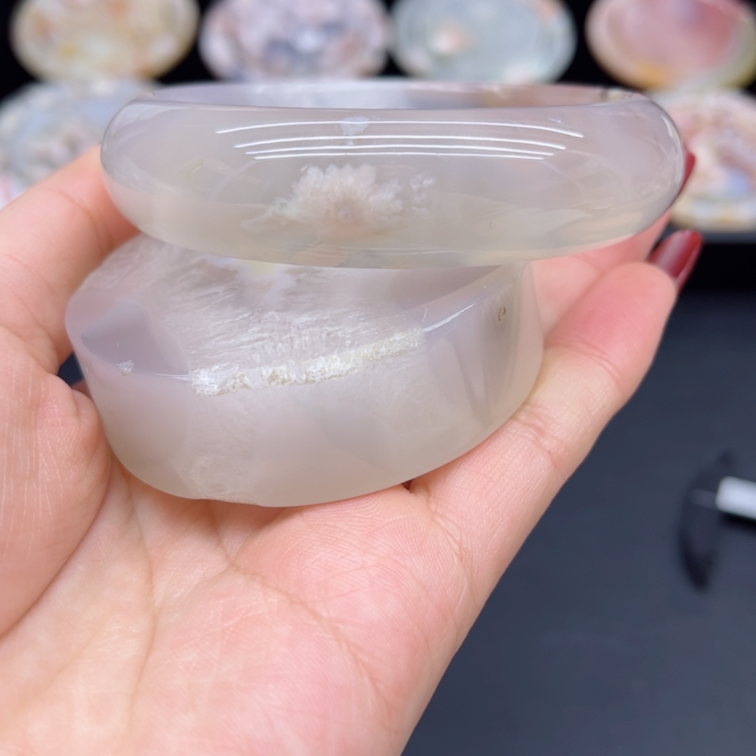 玛瑙/玉髓手镯未镶嵌62
