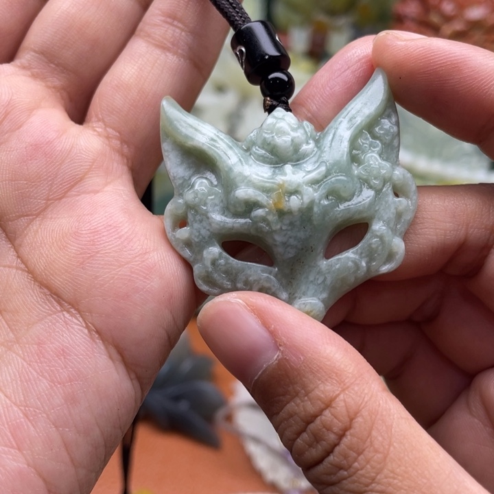 未镶嵌蛇纹石玉吊坠