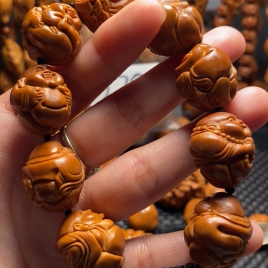 橄榄核吊坠八大弥勒