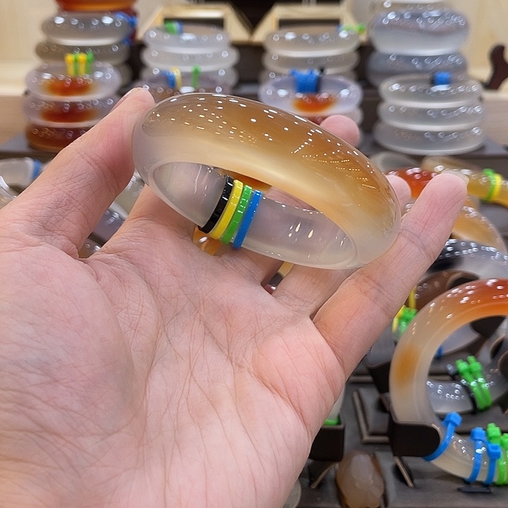 玛瑙/玉髓未镶嵌手镯83