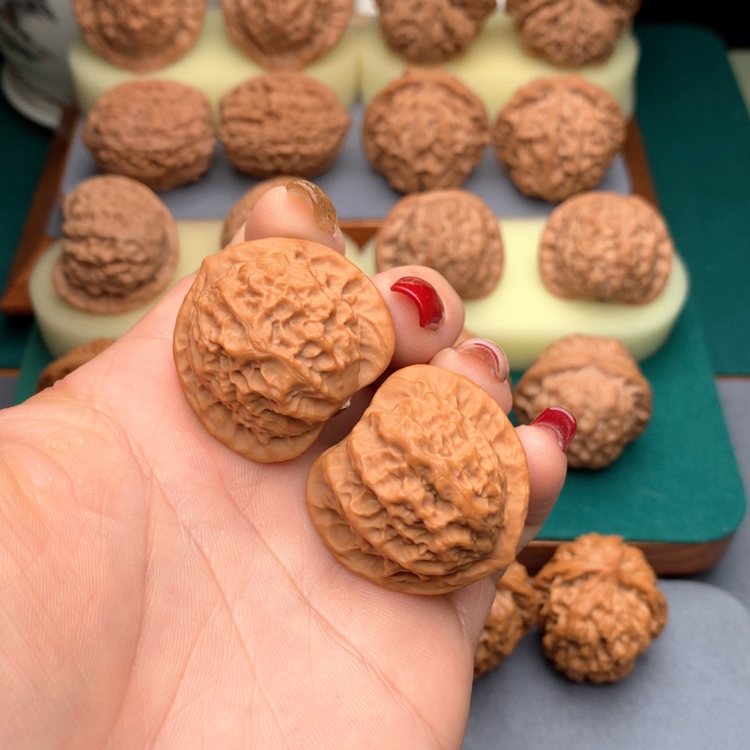 文玩核桃吊坠文玩核桃瓷娃娃34