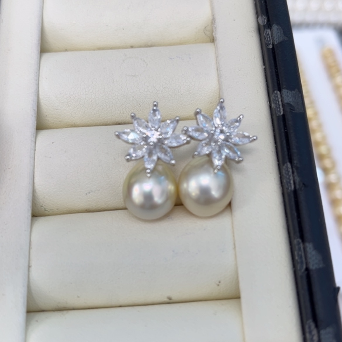 【闪购商品】海水珍珠耳饰银S925镶嵌11.3mm