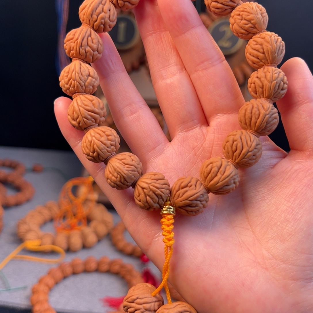 【闪购商品】桃核吊坠17尺寸祥云