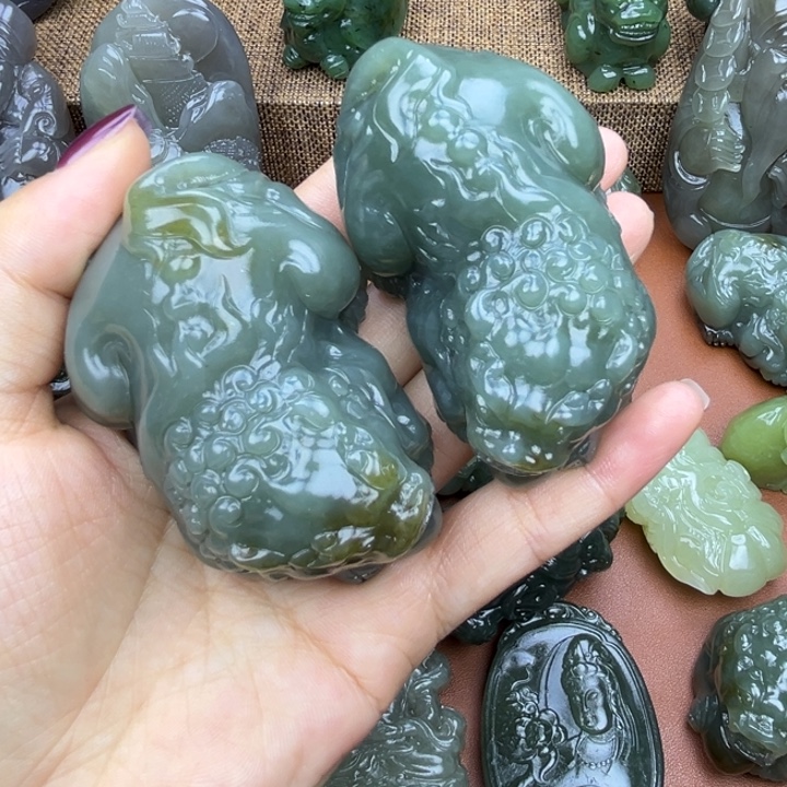 留***白和田玉未镶嵌挂件