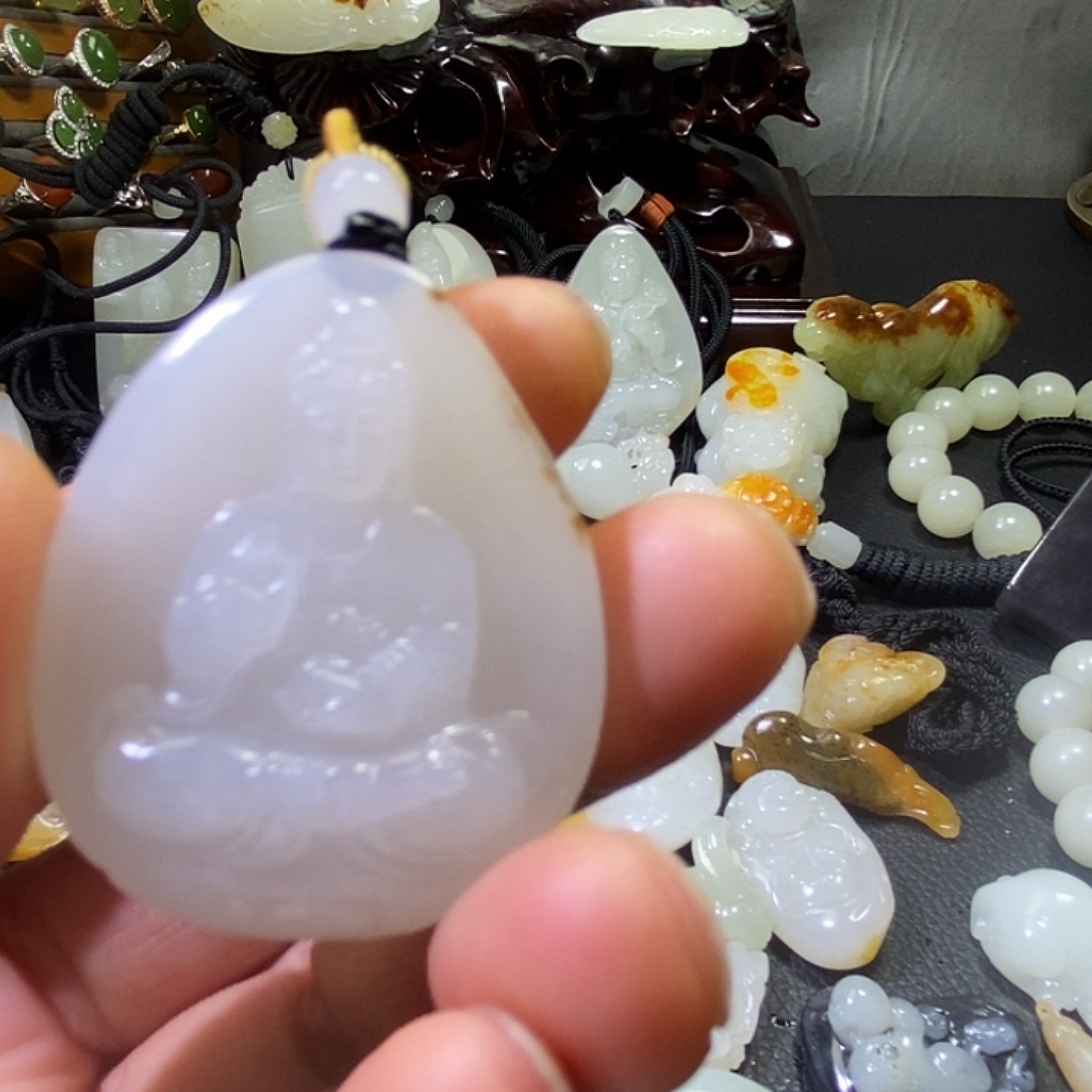 等***旗和田玉（白玉）未镶嵌颈饰