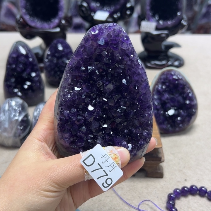 紫晶未镶嵌大型摆件（非配饰）