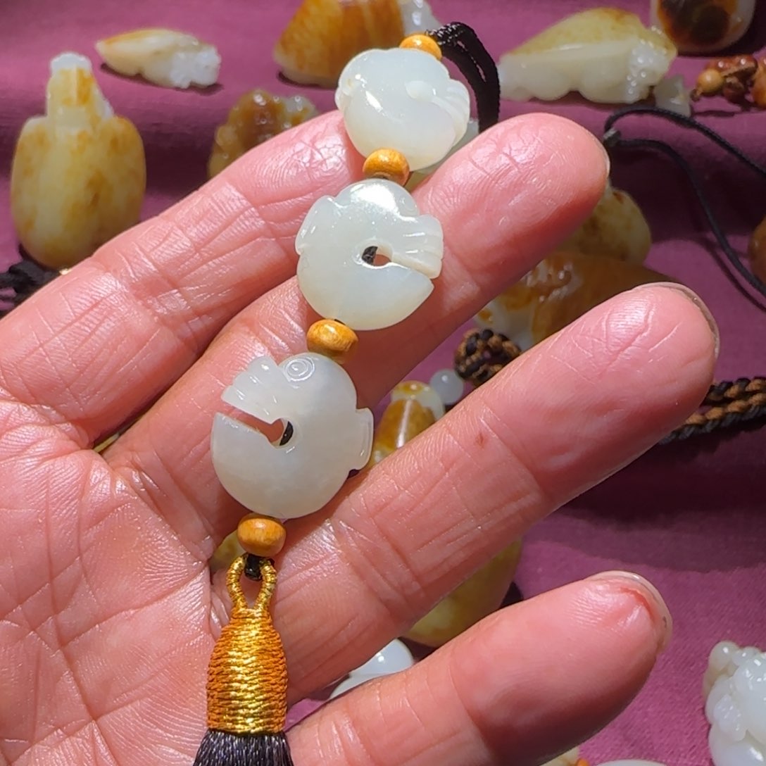 和田玉颈饰未镶嵌