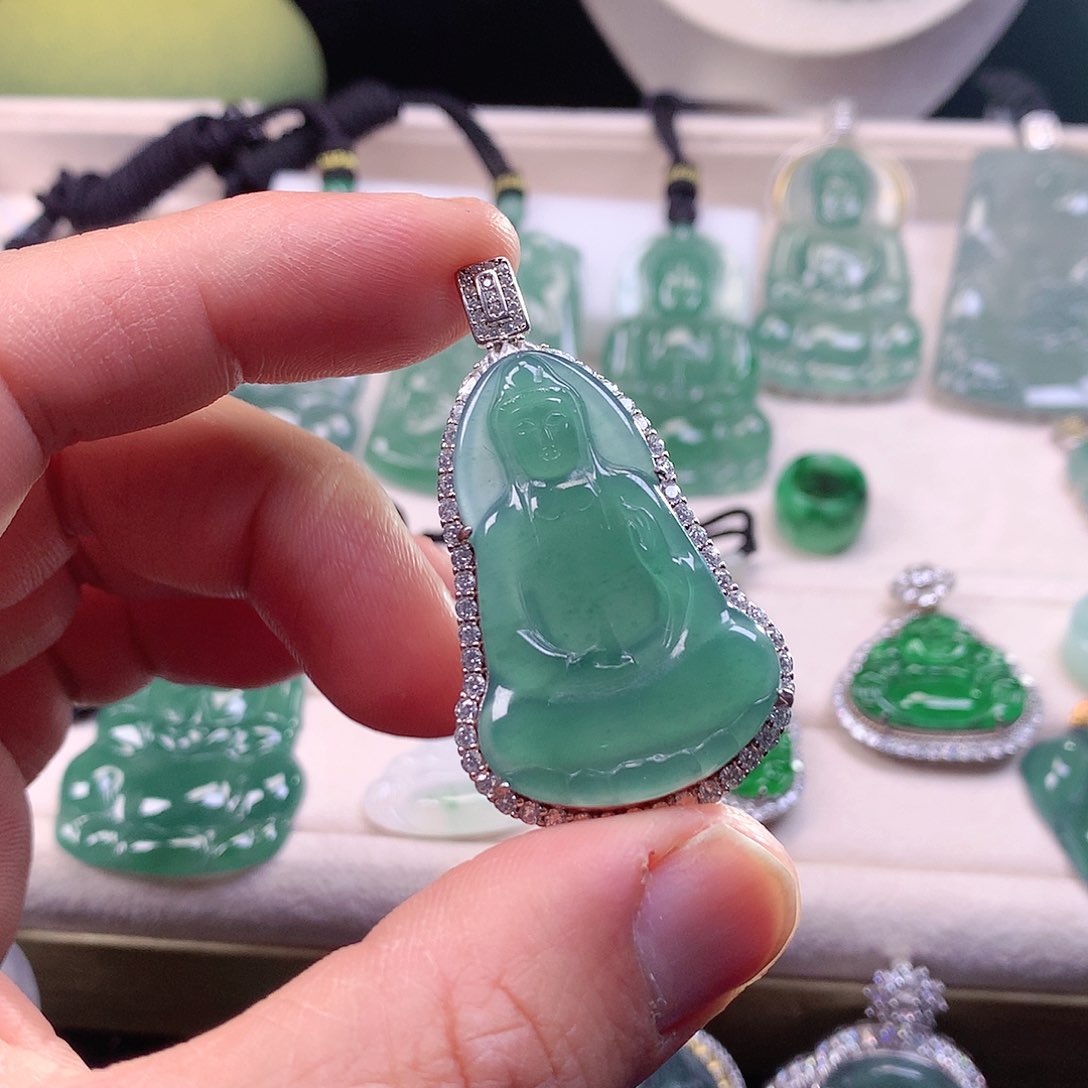 翡翠颈饰银S925镶嵌翡翠