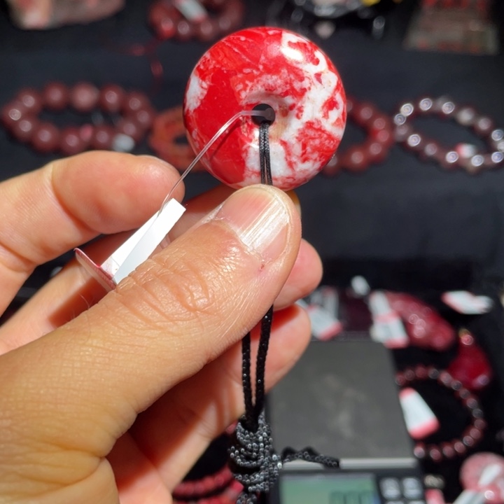 天然辰砂天然朱砂原石平安扣