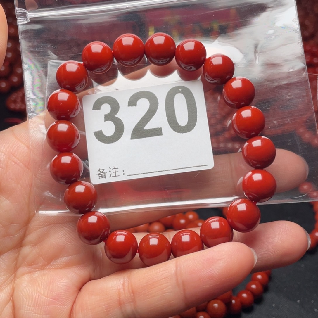 燕***南红玛瑙未镶嵌手链