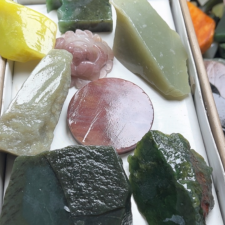 和田玉（糖玉）和田玉边角料9K金镶嵌*️****