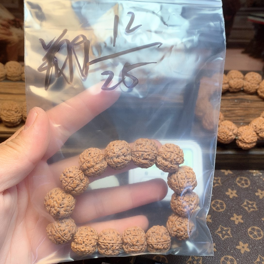 金刚菩提吊坠翔***飞12。          