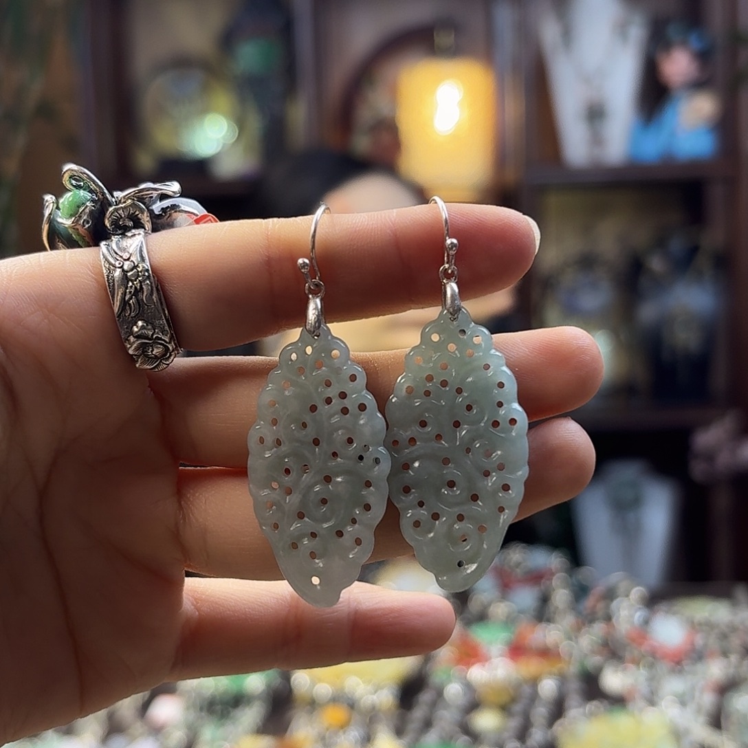 翡翠未镶嵌耳饰亏出不退换