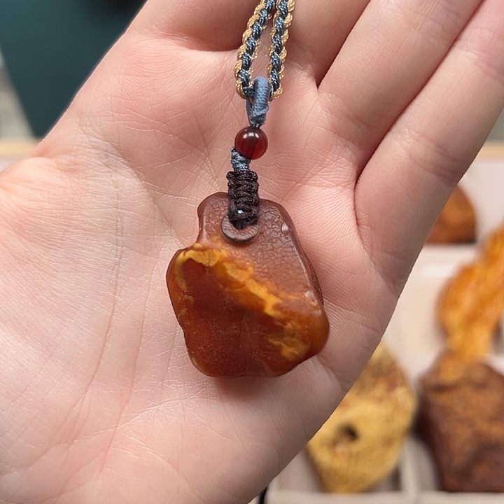 琥珀珠宝奇石未镶嵌