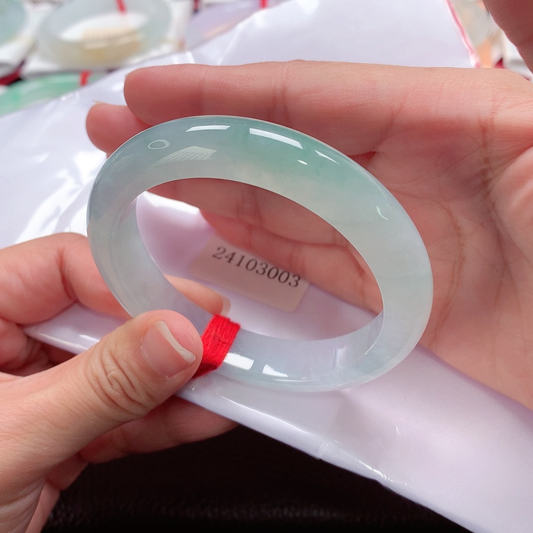 翡翠手镯未镶嵌天然A货翡翠手镯