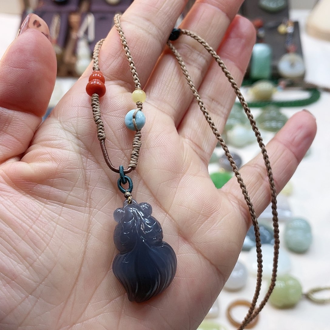 和田玉颈饰未镶嵌