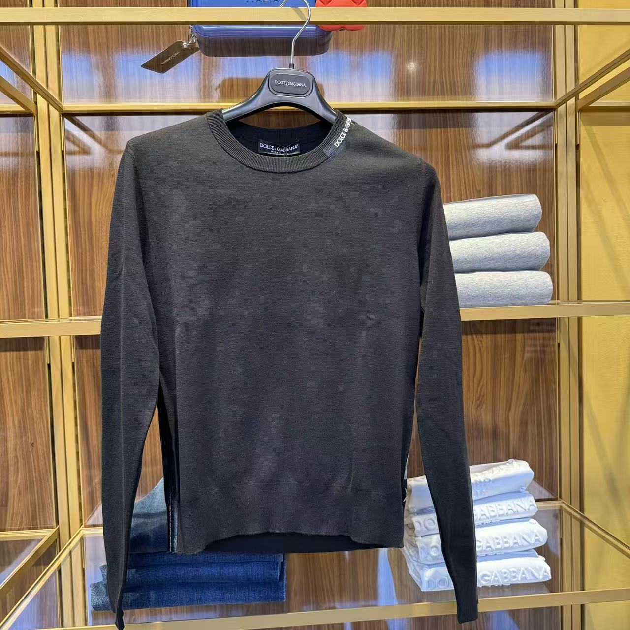 【CC在欧洲】D....G  1号折扣店  蚕宝加棉混纺毛衣