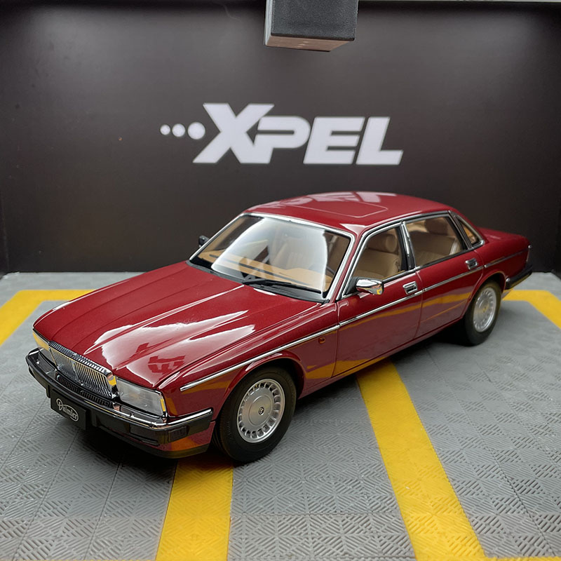 AR Almost Real似真 1/18捷豹Jaguar XJ6（XJ40合金静态汽车模型