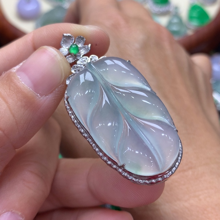 翡翠吊坠(不含链)18K金镶嵌