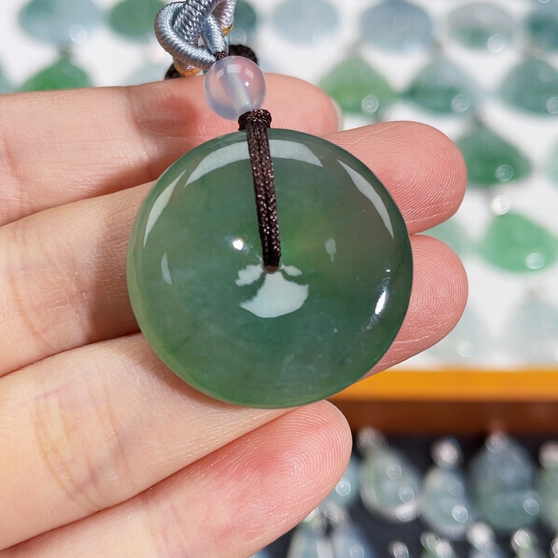 翡翠未镶嵌颈饰吊坠