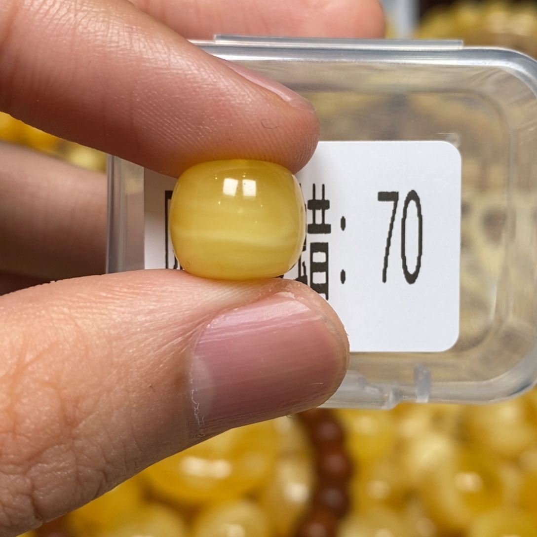 蜜蜡未镶嵌珠宝奇石70
