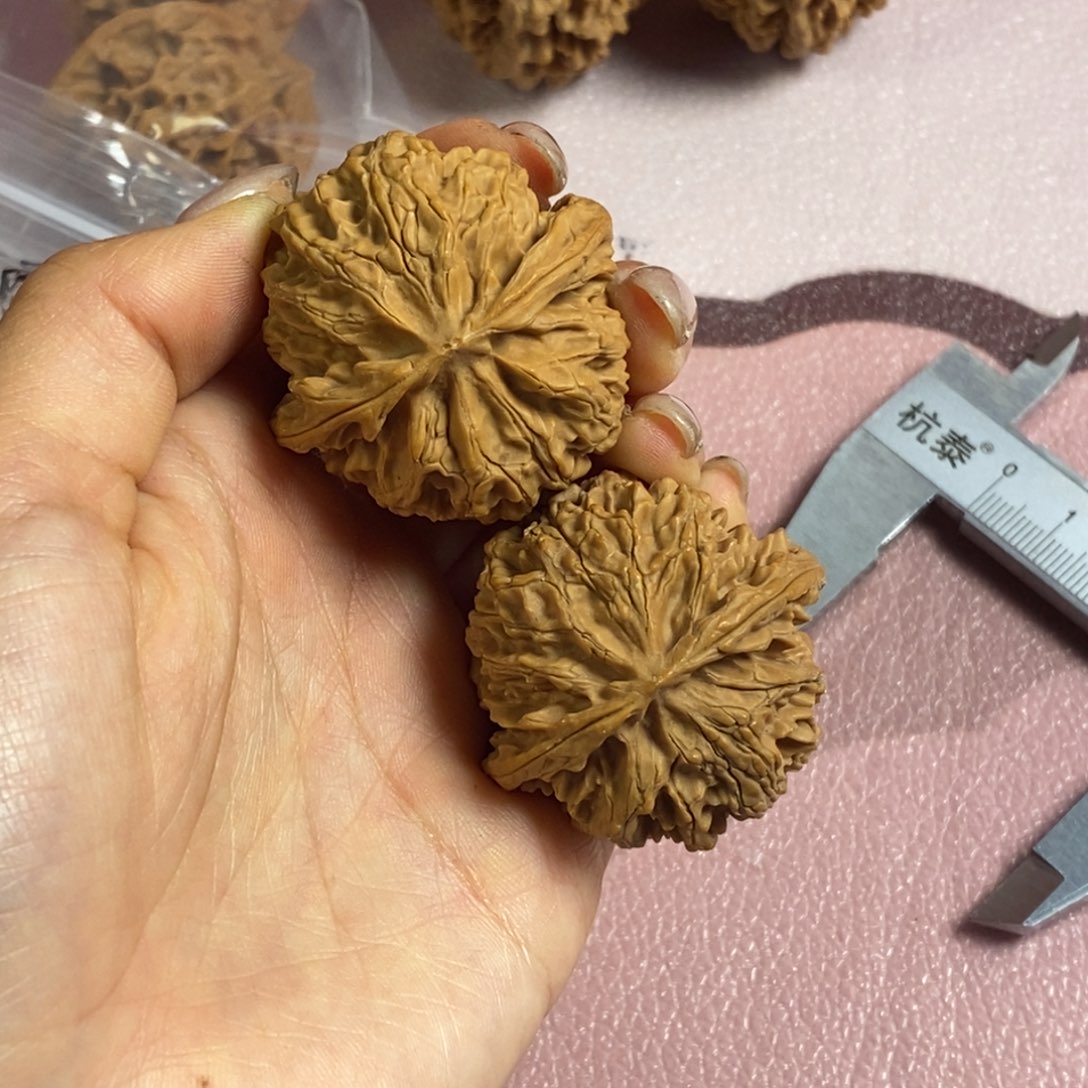 文玩核桃吊坠39苹果园55