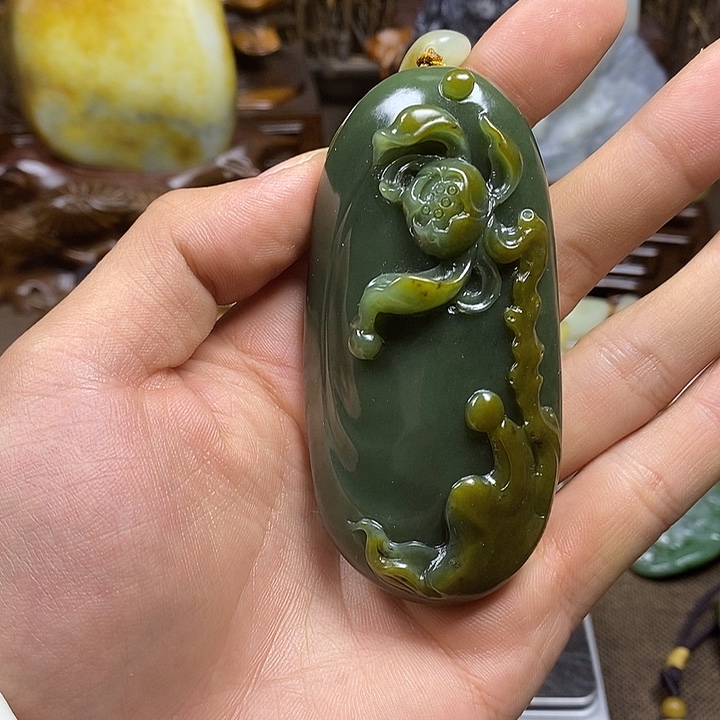 P***t和田玉未镶嵌把件