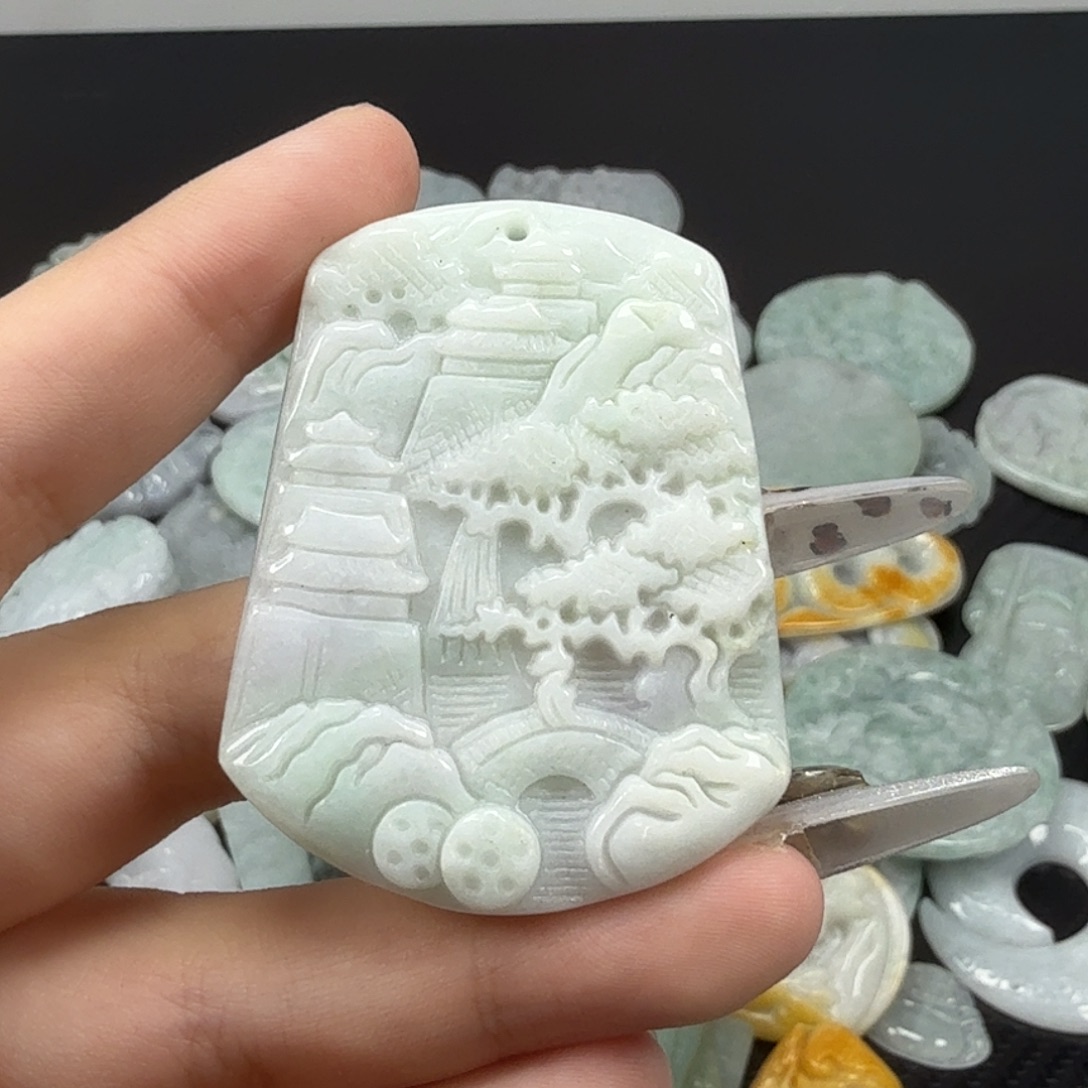 翡翠未镶嵌颈饰翡翠