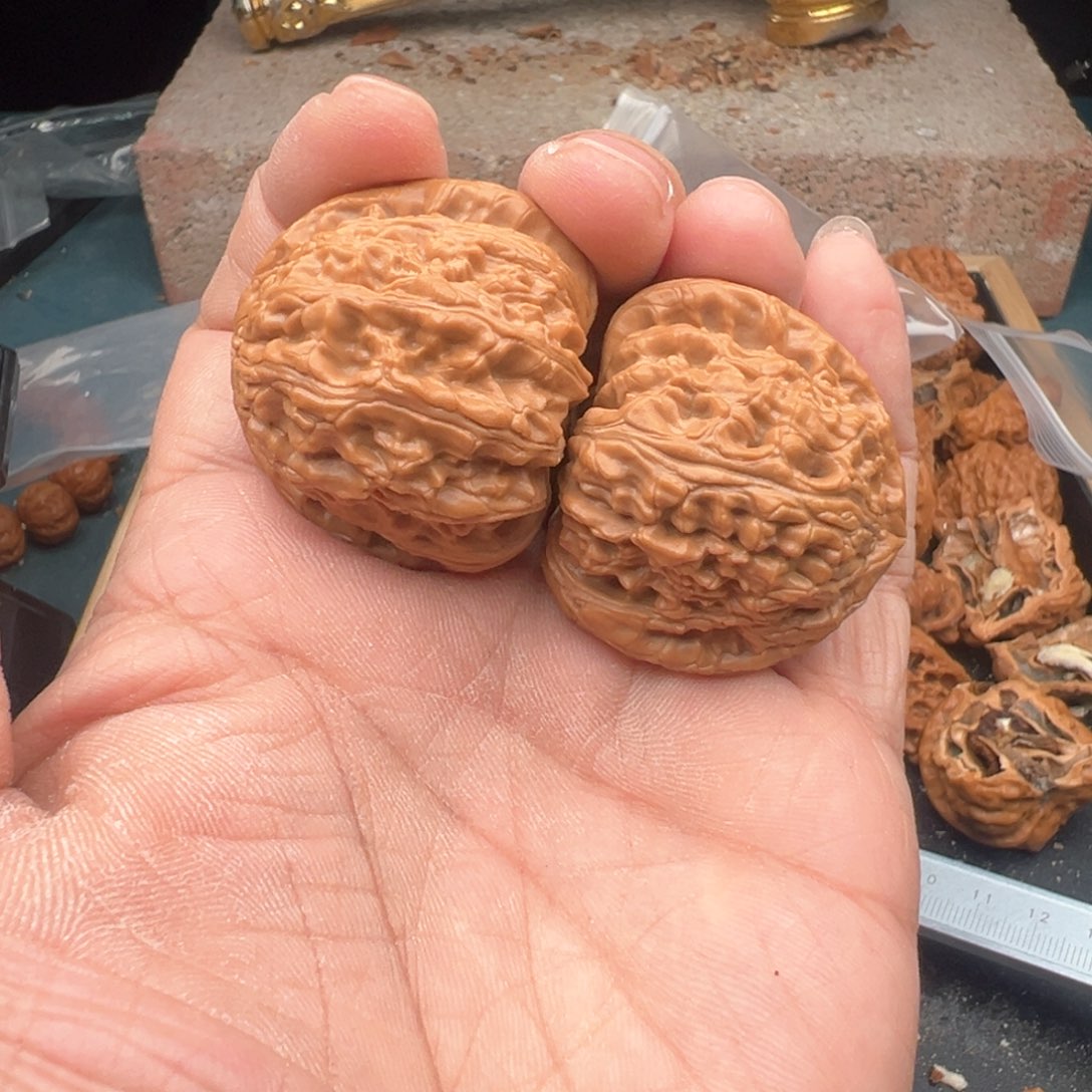 桃核把件39尺寸三角白