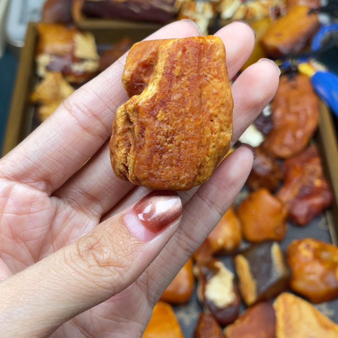 琥珀未镶嵌珠宝奇石