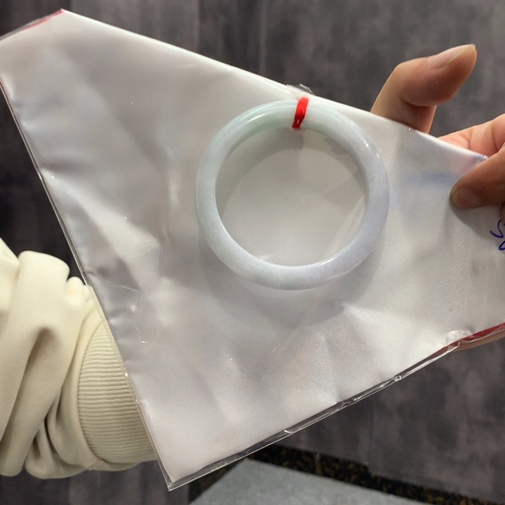 翡翠未镶嵌手镯手镯