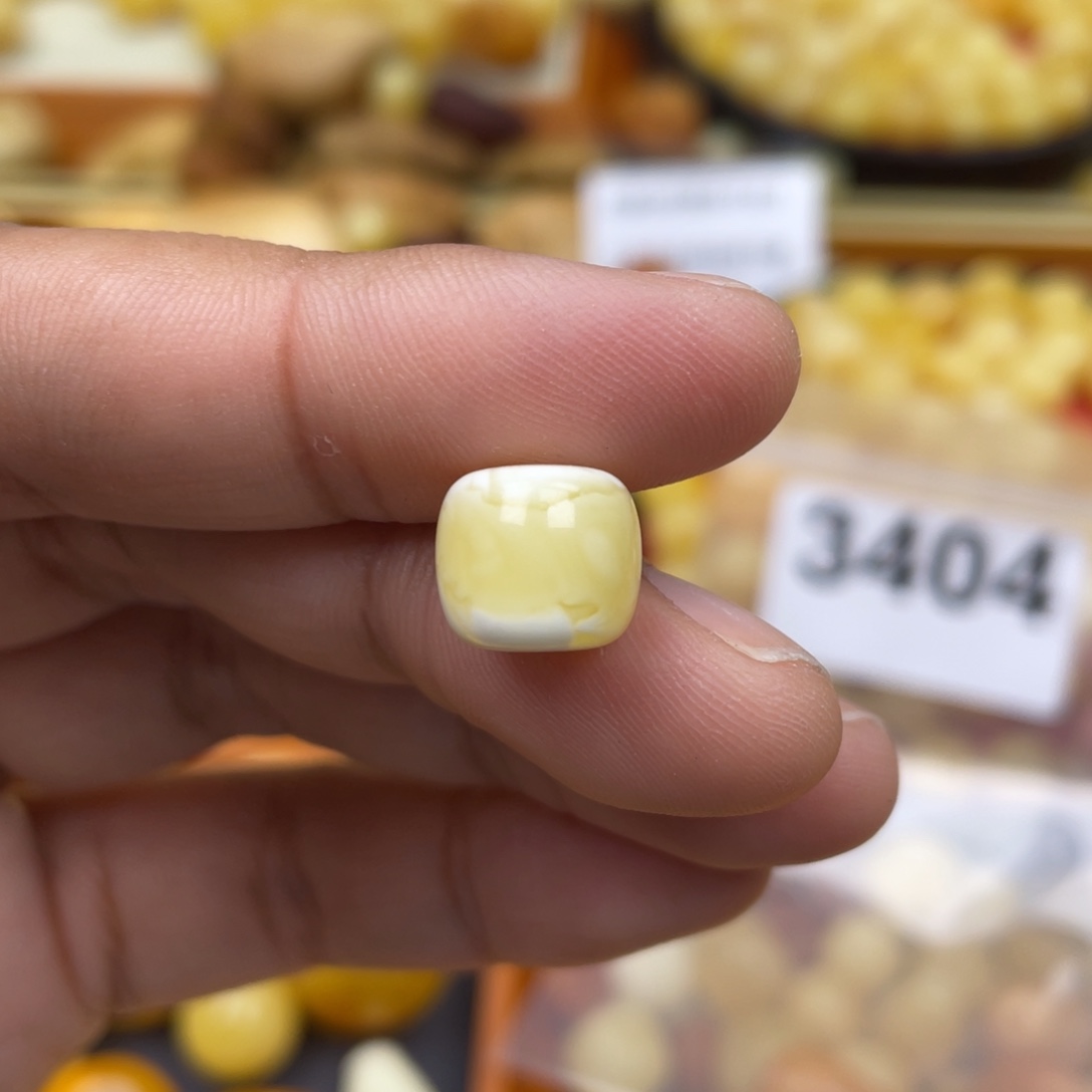 琥珀珠宝奇石未镶嵌10.7 微瑕