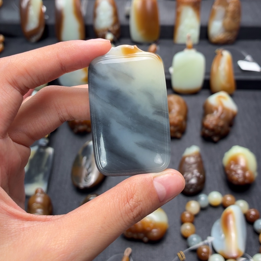 和田玉未镶嵌颈饰