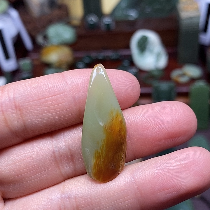 岫岩河磨玉（透闪石质玉）析木未镶嵌
