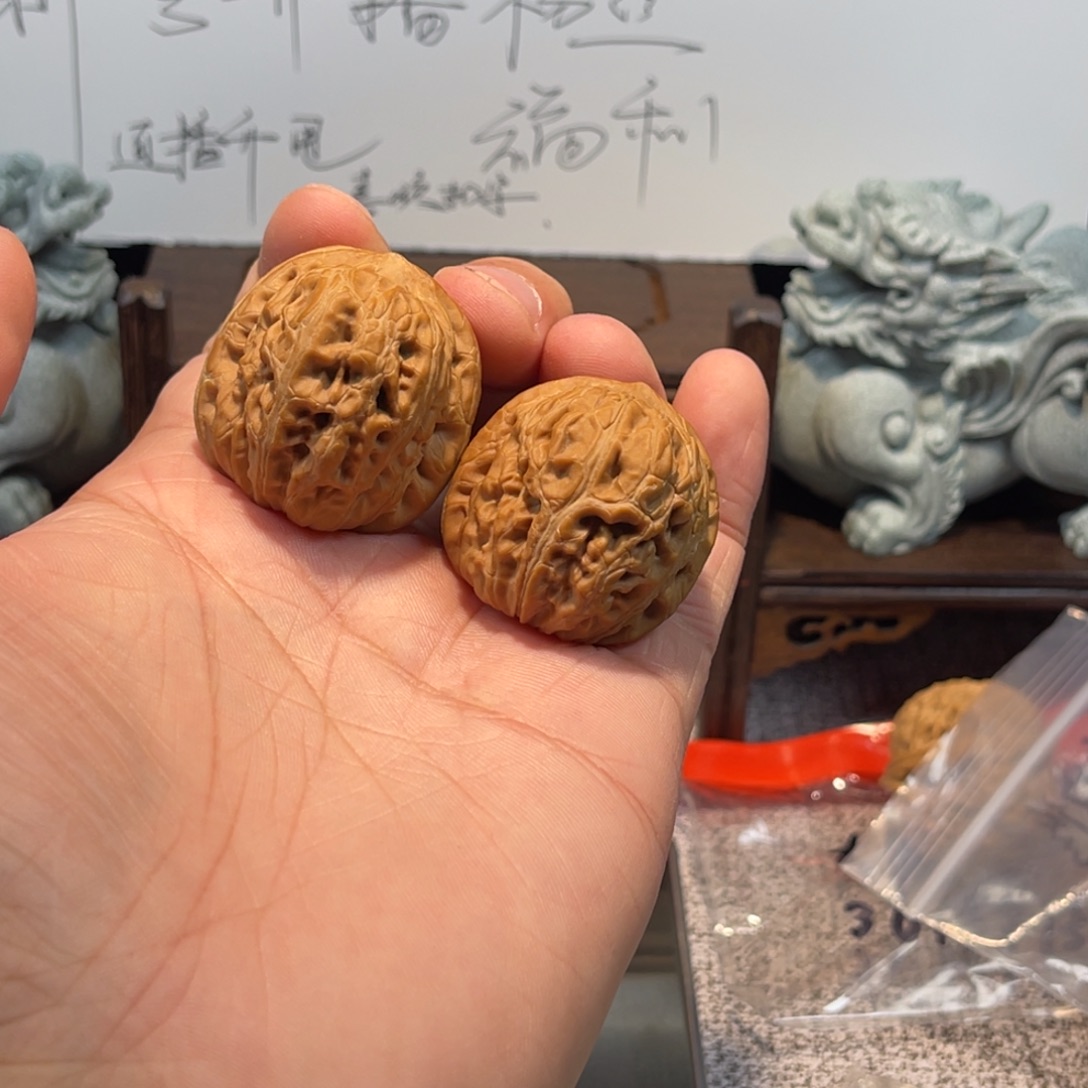 毕***哥大叶紫檀（黑酸枝木类）