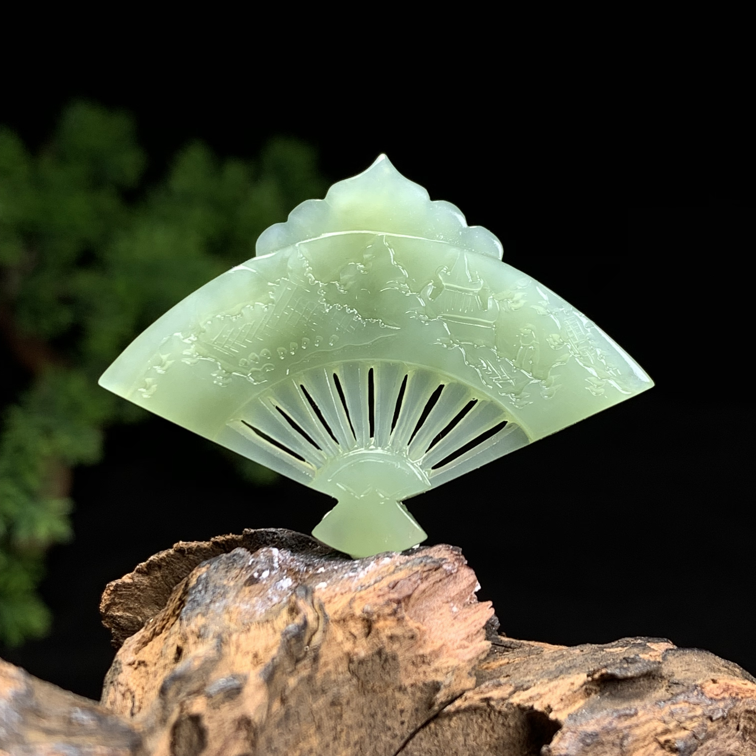 和田玉碧玉镂空雕刻扇形精美挂件48×35×4重7.5g